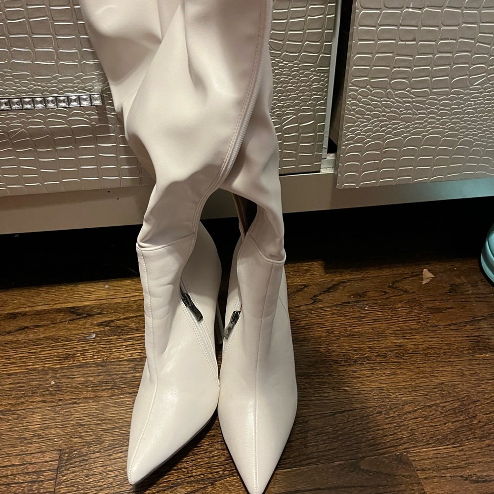 Elegant White Knee-High Women's Boots